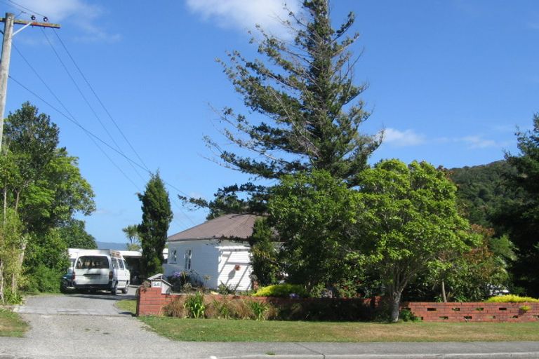 Photo of property in 54 Plateau Road, Te Marua, Upper Hutt, 5018