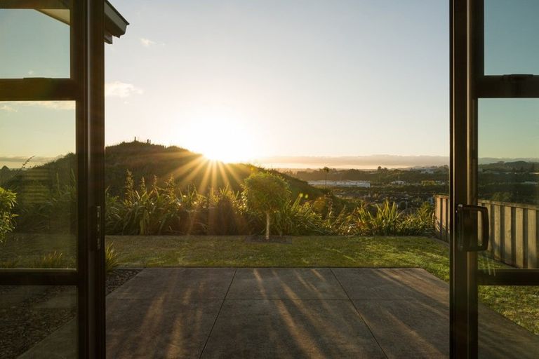 Photo of property in 24 Rexford Heights, Pyes Pa, Tauranga, 3112