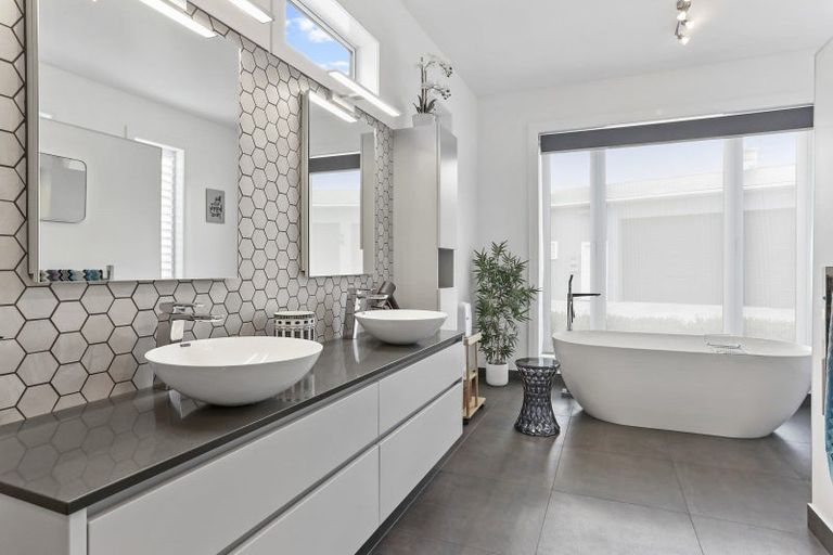 Photo of property in 490 North Road, Clevedon, Papakura, 2582