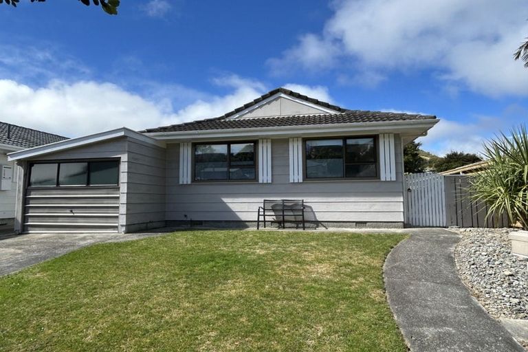 Photo of property in 35b Latitude Close, Whitby, Porirua, 5024