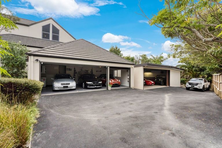 Photo of property in 35a Picasso Drive, West Harbour, Auckland, 0618
