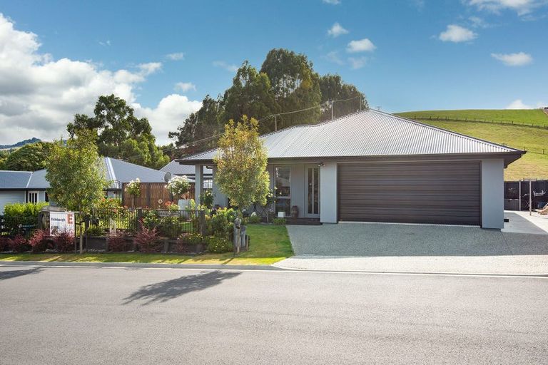 Photo of property in 3 Trudi Place, Green Island, Dunedin, 9018