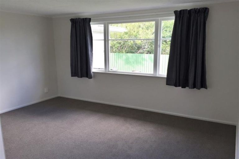 Photo of property in 72 Mckenzie Road, Mangere Bridge, Auckland, 2022