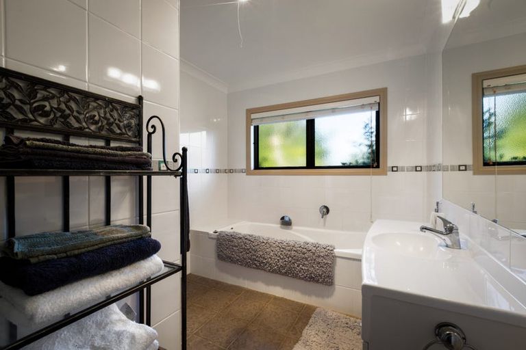 Photo of property in 80 Koutunui Road, Athenree, Katikati, 3177