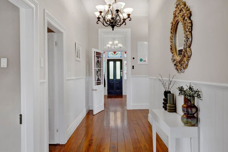 Photo of property in 104 Pitt Road, Hillsborough, New Plymouth, 4372