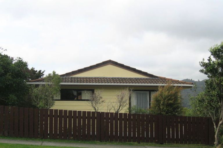 Photo of property in 8 Fenchurch Grove, Stokes Valley, Lower Hutt, 5019