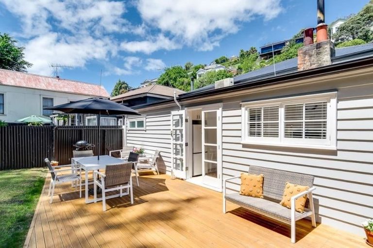 Photo of property in 107 Shakespeare Road, Bluff Hill, Napier, 4110