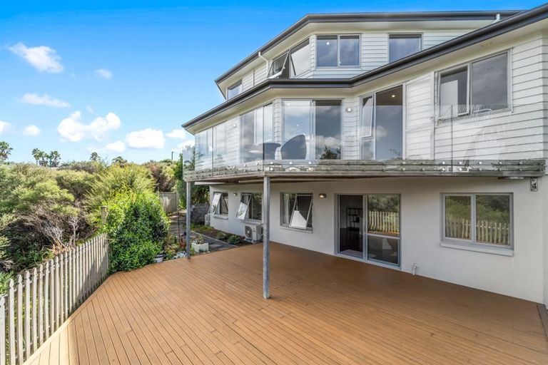Photo of property in 25 Ballyboe Place, Pinehill, Auckland, 0632