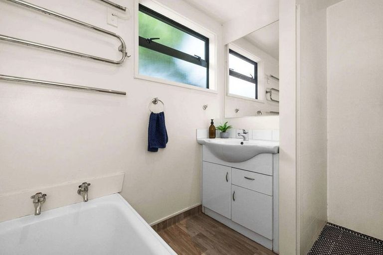 Photo of property in 31 Tauroa Road, Havelock North, 4130