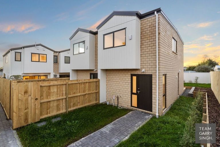 Photo of property in 8f Rainbow Place, Wattle Downs, Auckland, 2103