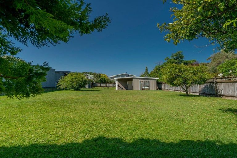 Photo of property in 21 Dawn Avenue, Hahei, Whitianga, 3591