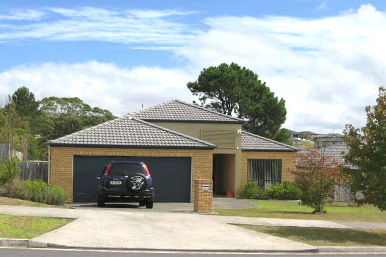 Photo of property in 54 Bluebird Crescent, Unsworth Heights, Auckland, 0632