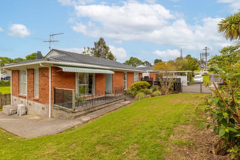 Photo of property in 2/14 Claridge Street, Glen Eden, Auckland, 0602