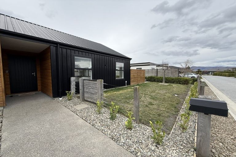 Photo of property in 46 Marbleleaf Lane, Albert Town, Wanaka, 9305