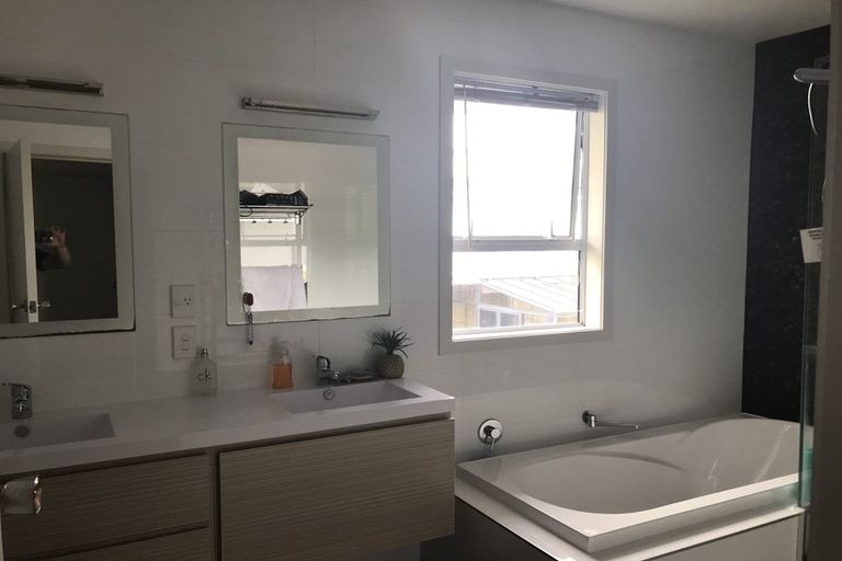 Photo of property in 1 Cherry Grove, Strathmore Park, Wellington, 6022