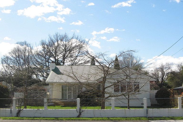 Photo of property in 11 Francis Drake Street, Waipukurau, 4200