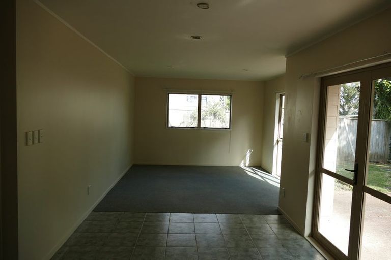Photo of property in 40 Woodford Avenue, Henderson, Auckland, 0610