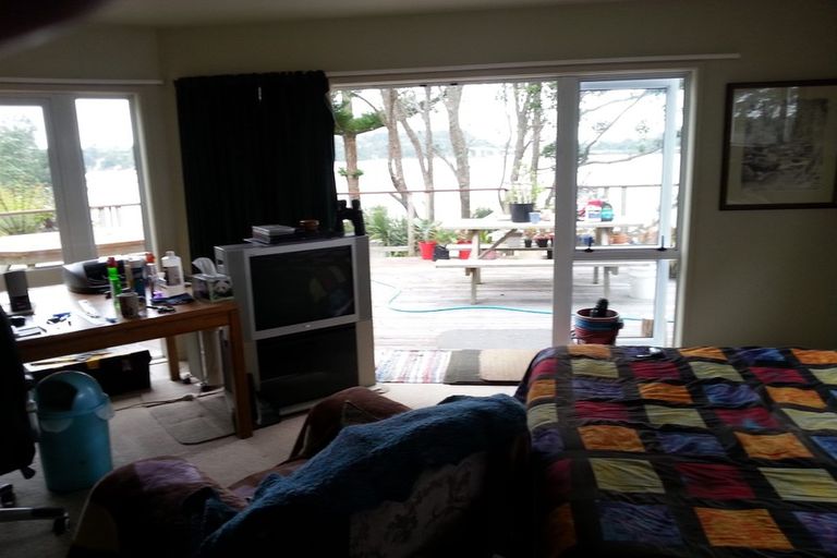 Photo of property in 23 Ferry Parade, Herald Island, Auckland, 0618