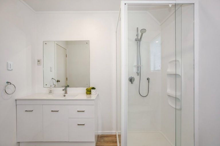 Photo of property in 2/14 Wood Street, Papakura, 2110