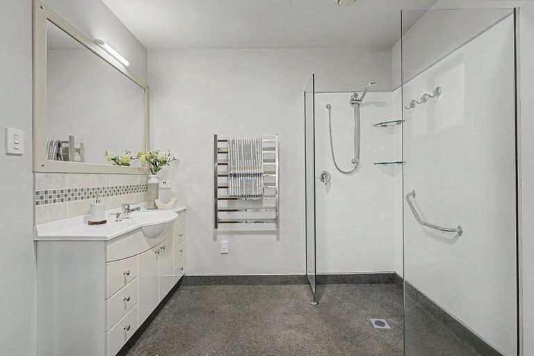 Photo of property in 4 Rowanwood Close, Halswell, Christchurch, 8025