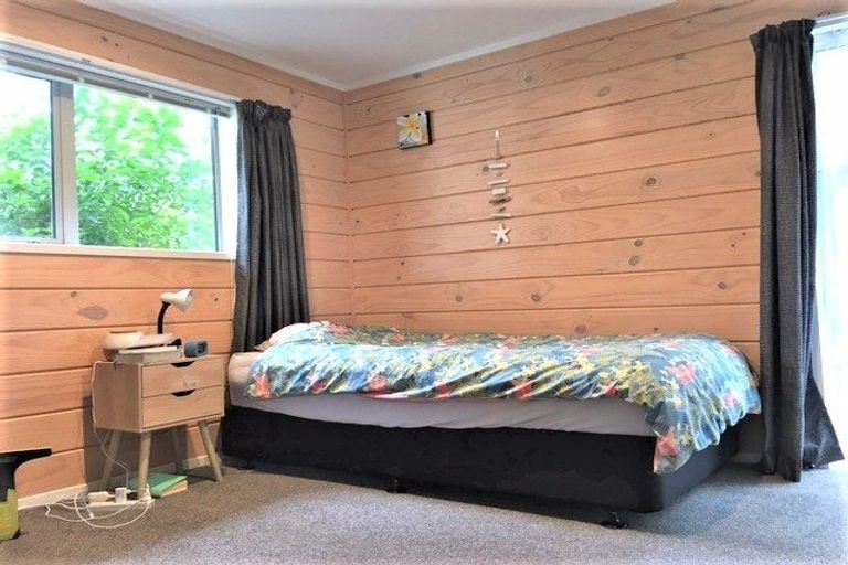 Photo of property in 56a Bay Street, Red Beach, 0932