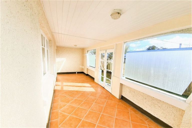 Photo of property in 1 Glen Norman Avenue, Henderson, Auckland, 0610