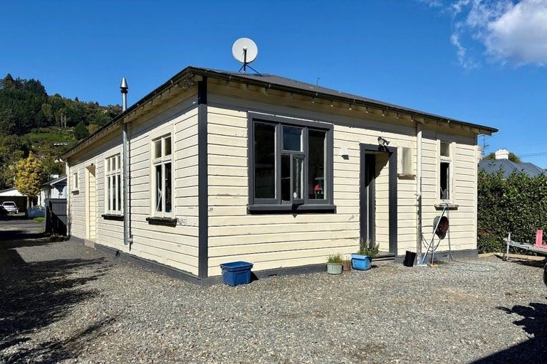 Photo of property in 5 Ainslee Place, North East Valley, Dunedin, 9010