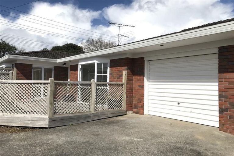 Photo of property in 1/73 Shakespeare Road, Milford, Auckland, 0620