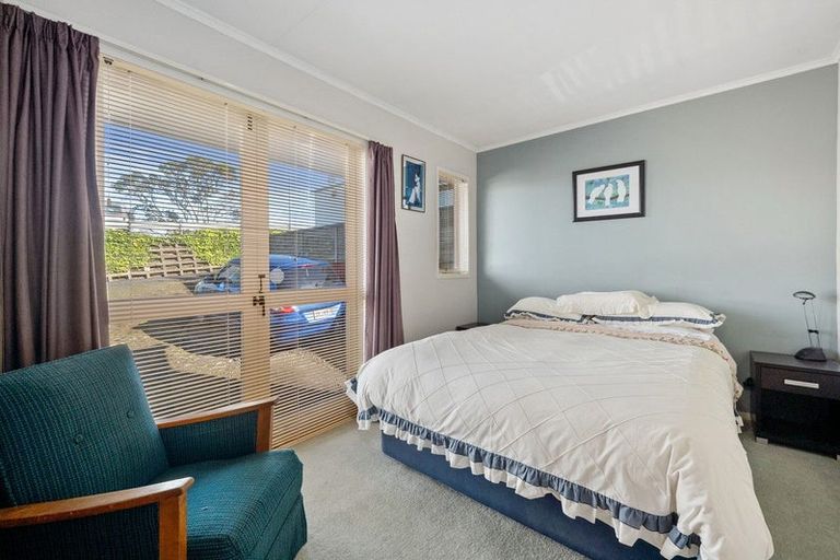 Photo of property in 315 Glenfield Road, Glenfield, Auckland, 0629