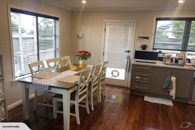 Photo of property in 1/53 Tramway Road, Beach Haven, Auckland, 0626