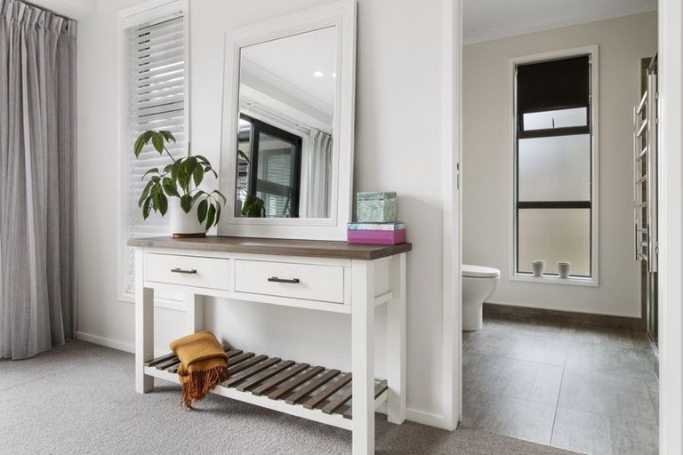 Photo of property in 74 Bert Wall Drive, Omokoroa, 3114