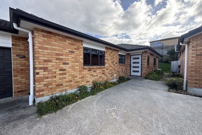 Photo of property in 21 Bangla Place, Massey, Auckland, 0614