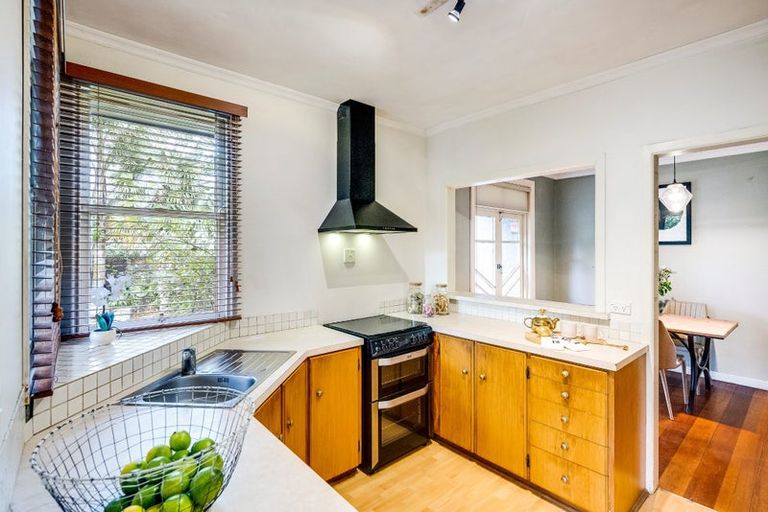 Photo of property in 97 Te Mata Road, Havelock North, 4130