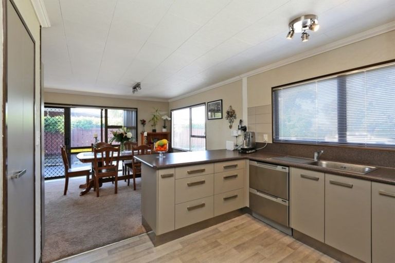 Photo of property in 116 Avondale Road, Taradale, Napier, 4112