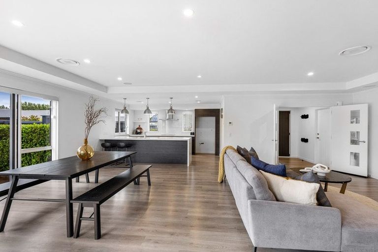 Photo of property in 18 Wallace Crescent, Prebbleton, 7604