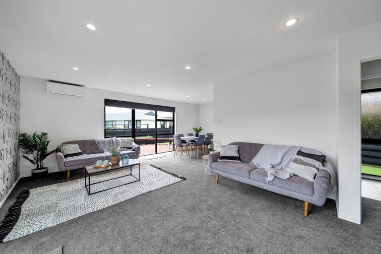 Photo of property in 15 Jade Place, Bell Block, New Plymouth, 4312