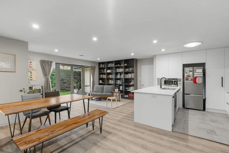 Photo of property in 8 Providence Place, Redwood, Christchurch, 8051