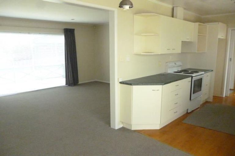 Photo of property in 18 Maroubra Place, Botany Downs, Auckland, 2010