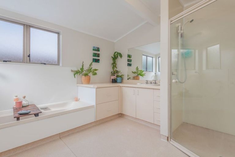 Photo of property in 31 Rosedale Crescent, Cloverlea, Palmerston North, 4412