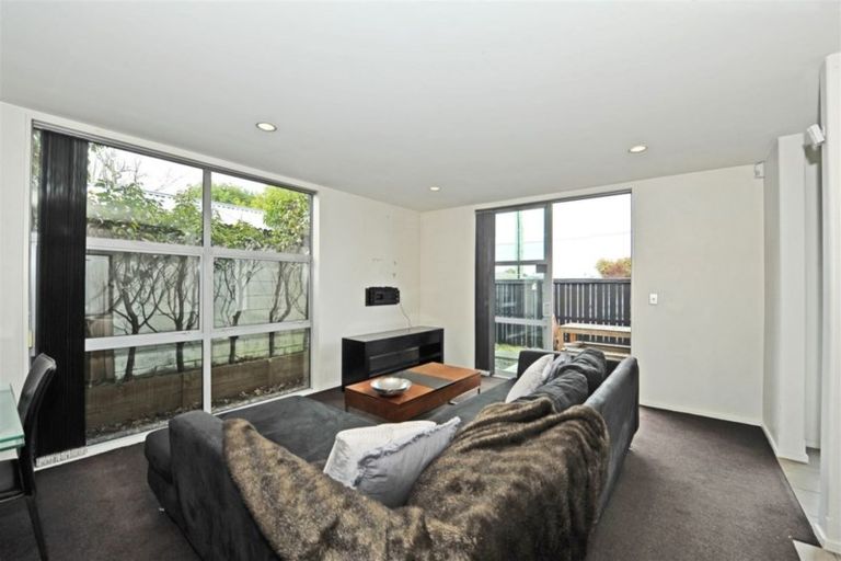 Photo of property in 547 Barbadoes Street, Edgeware, Christchurch, 8013