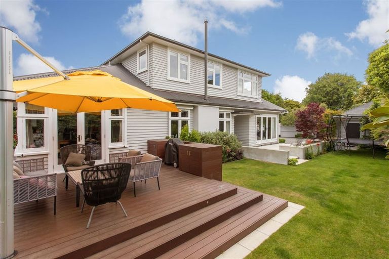 Photo of property in 10 Thornycroft Street, Fendalton, Christchurch, 8052