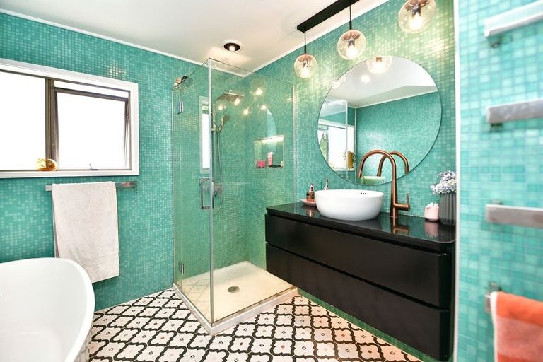 Photo of property in 3 Albert Hall Drive, Red Beach, 0932