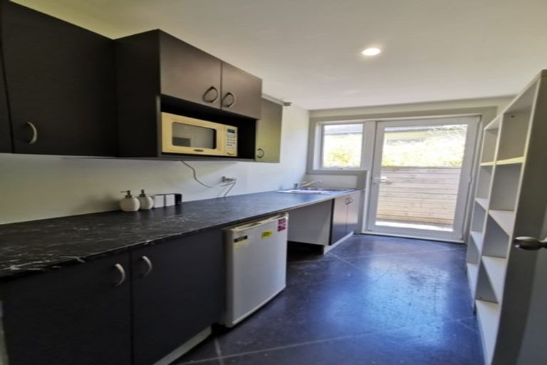 Photo of property in 1 Kilear Close, Pinehill, Auckland, 0632