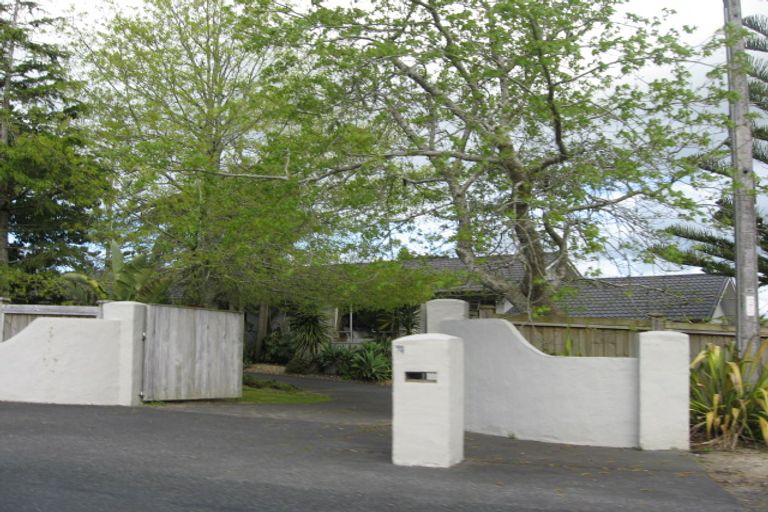 Photo of property in 79 Tawa Road, Kumeu, 0891