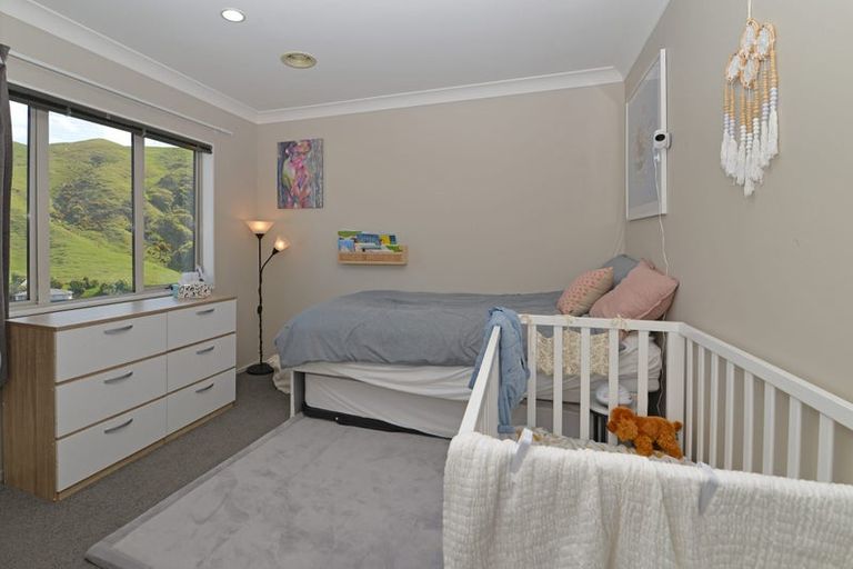 Photo of property in 5a Gifford Grove, Churton Park, Wellington, 6037