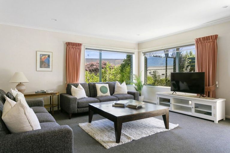 Photo of property in 30 Fairview Terrace, Waipahihi, Taupo, 3330