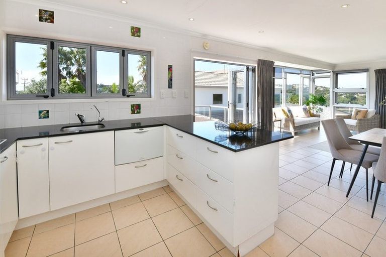 Photo of property in 1017 Whangaparaoa Road, Tindalls Beach, Whangaparaoa, 0930