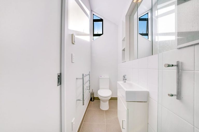 Photo of property in 128a Mellons Bay Road, Mellons Bay, Auckland, 2014