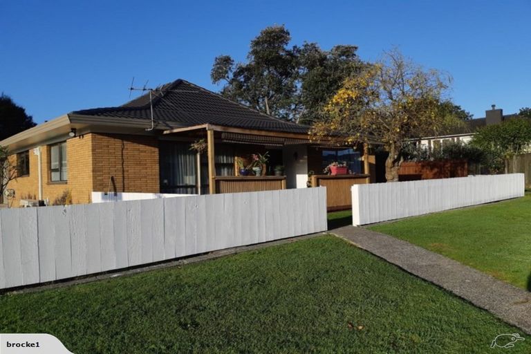 Photo of property in 1/2 Taonui Street, Rosehill, Papakura, 2113