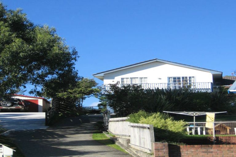 Photo of property in 19 Whitechapel Grove, Stokes Valley, Lower Hutt, 5019